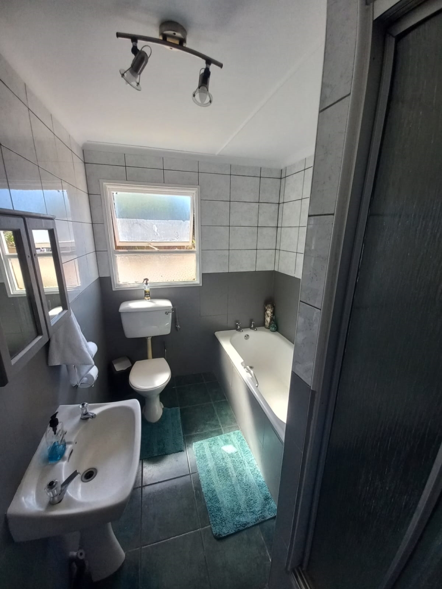 To Let 3 Bedroom Property for Rent in C Place Eastern Cape